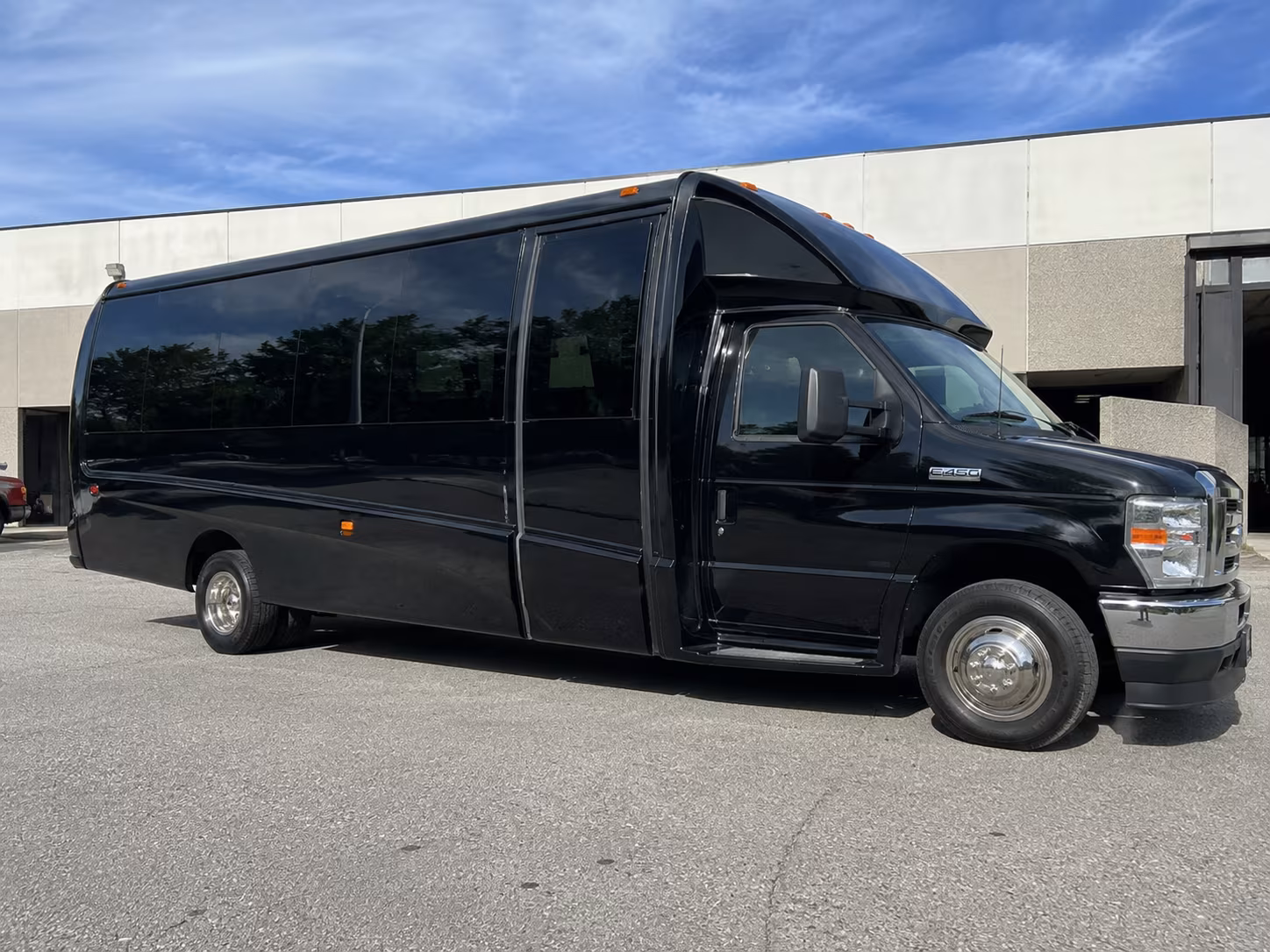 compare minibuses and motorcoaches for youth ski trips to eldora and winter park