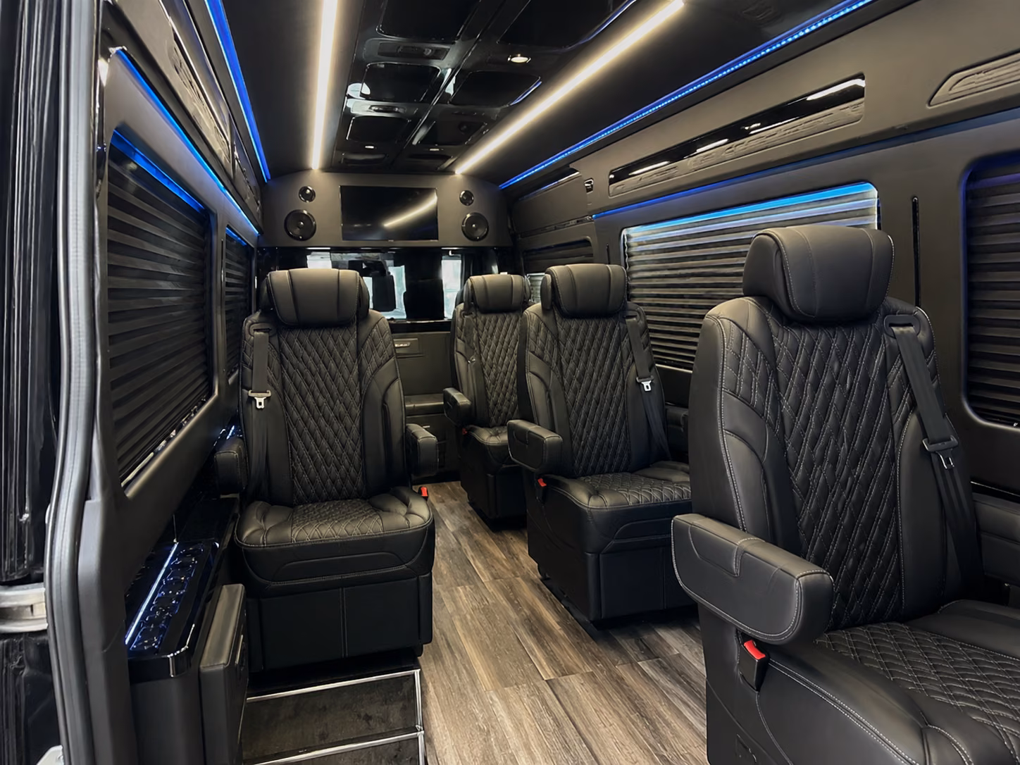 thornton private airport shuttles for thornton pickups and drop offs